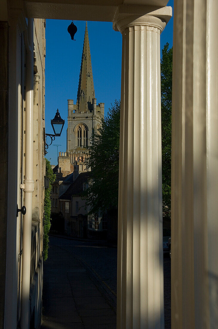 Blick auf die All Saints Church von Barn Hill, Stamford, Lincolnshire, England