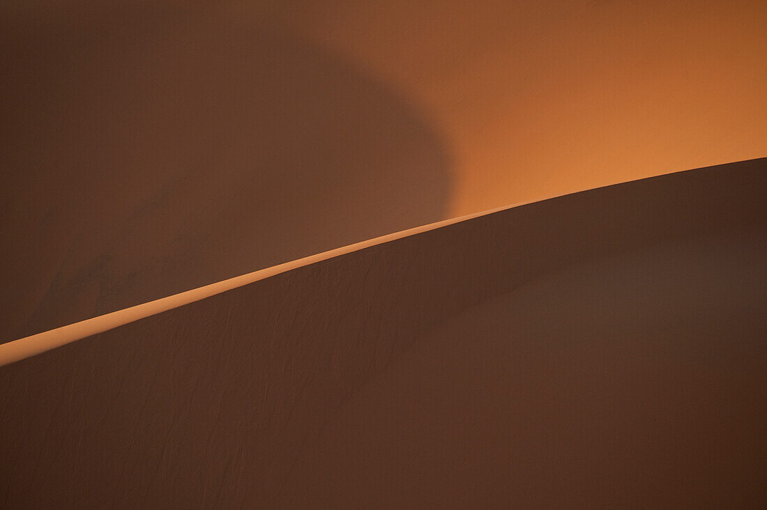 Marokko,Detail einer Sanddüne im Erg Chebbi Gebiet, Sahara Wüste bei Merzouga