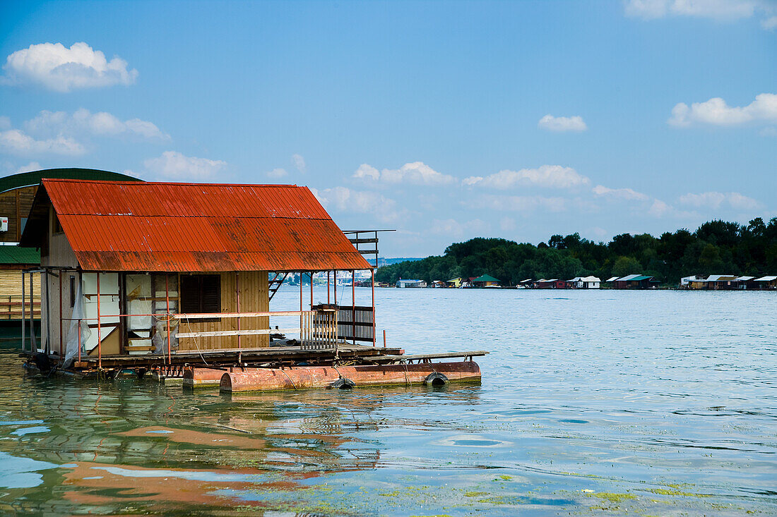 Serbien,Fluss Donau,Belgrad,schwimmend auf dem Fluss,Cafe Bars