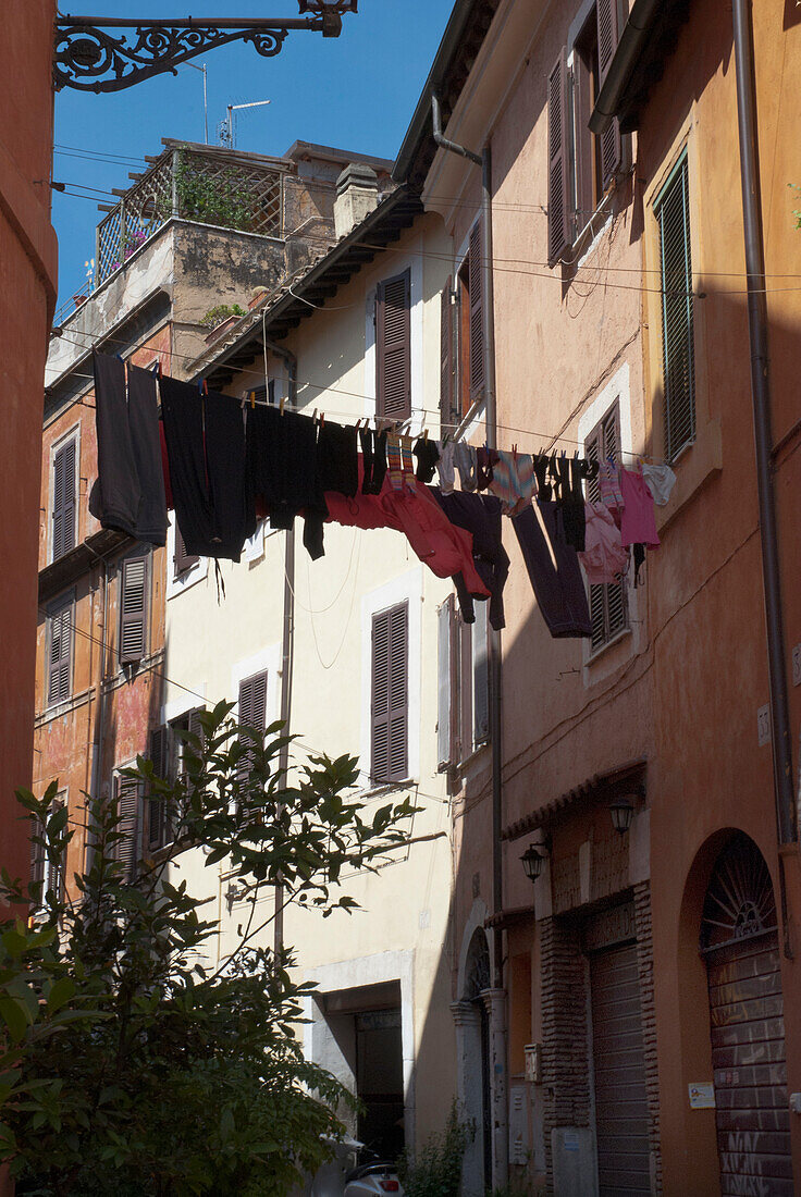 Italien,Wäsche trocknen,Rom,Trastevere Enge bunte Straße