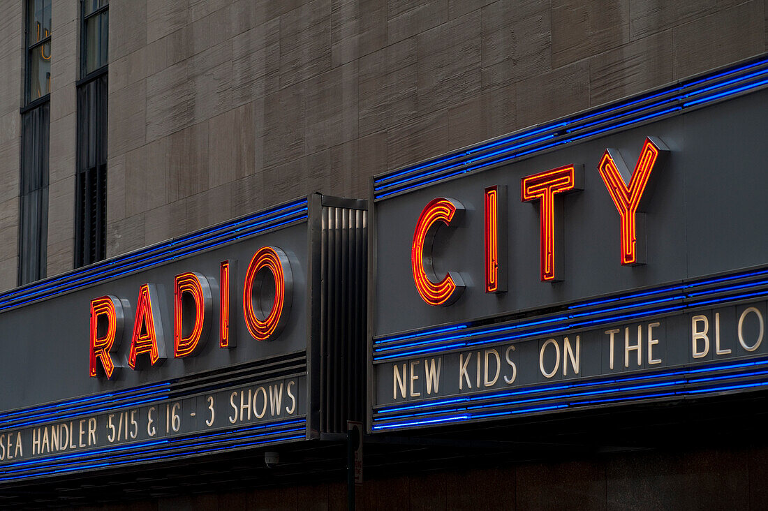 Radio City Music Hall,Berühmter Unterhaltungsort im Rockefeller Center,Midtown Manhattan,New York,Usa