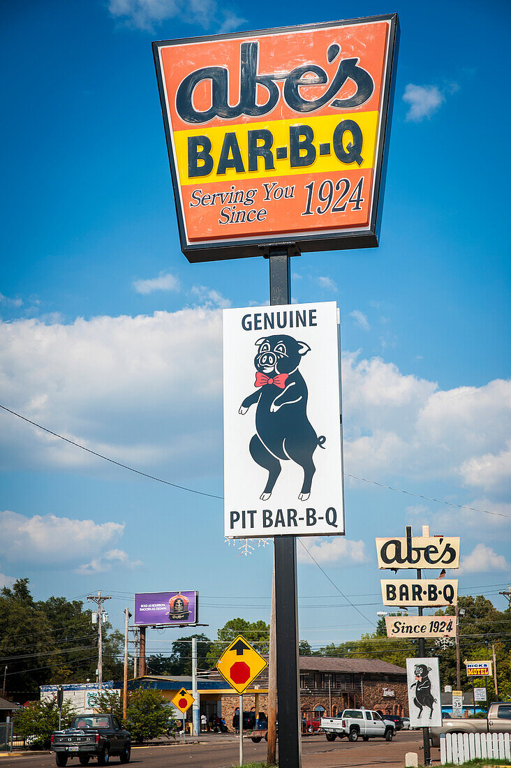 USA,Mississippi,Famous Abe's Bar-B-Q sign,Clarksdale