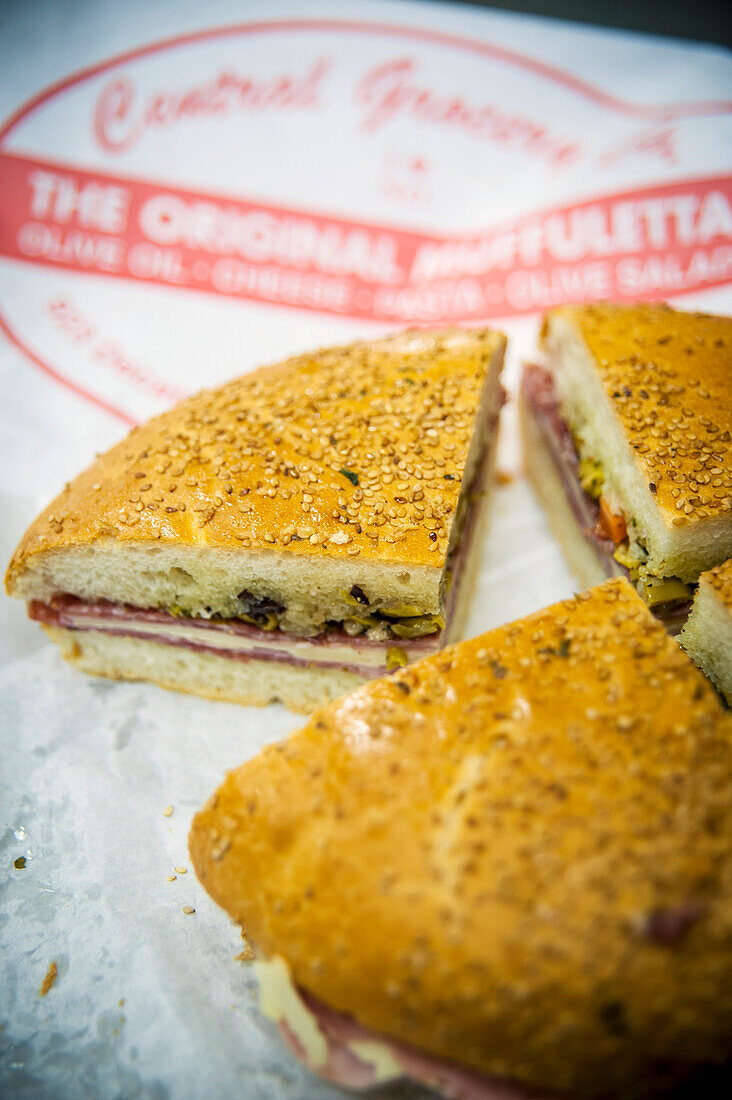 USA,Louisiana,Französisches Viertel,New Orleans,Traditionelle Muffuletta