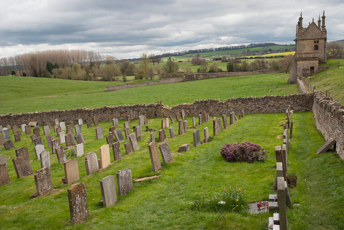 UK,Cotswolds,North Cotswolds,Cemetery at St. James Baptist Church,Chipping Campden