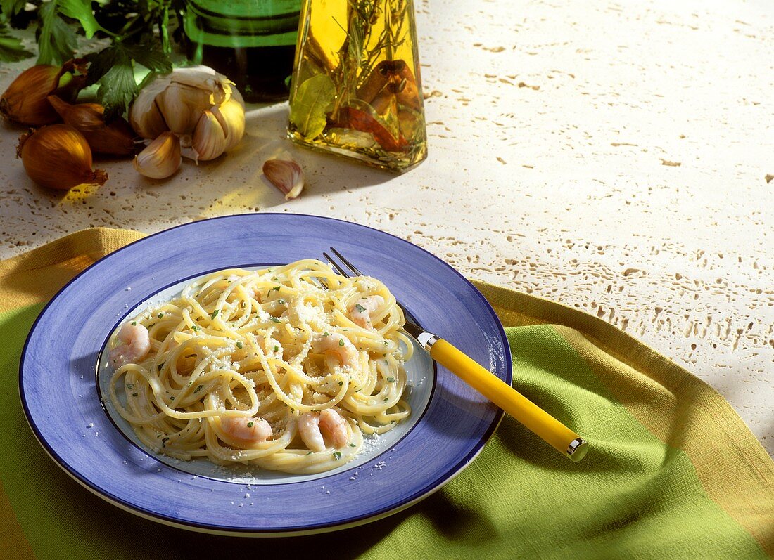 Spaghetti ai gamberetti (Spaghetti mit Shrimps, Italien)