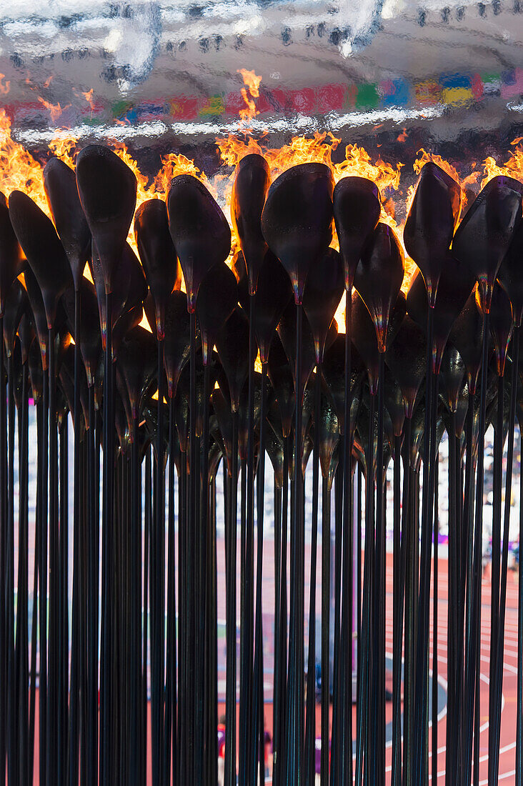 Flammen des olympischen Kessels, entworfen von Thomas Heatherwick,London,England,Vereinigtes Königreich