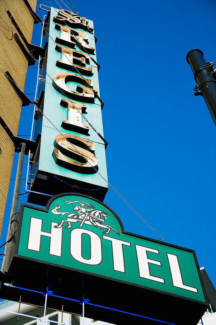 Altmodisches Schild für Regis Hotel, Vancouver, British Columbia, Kanada