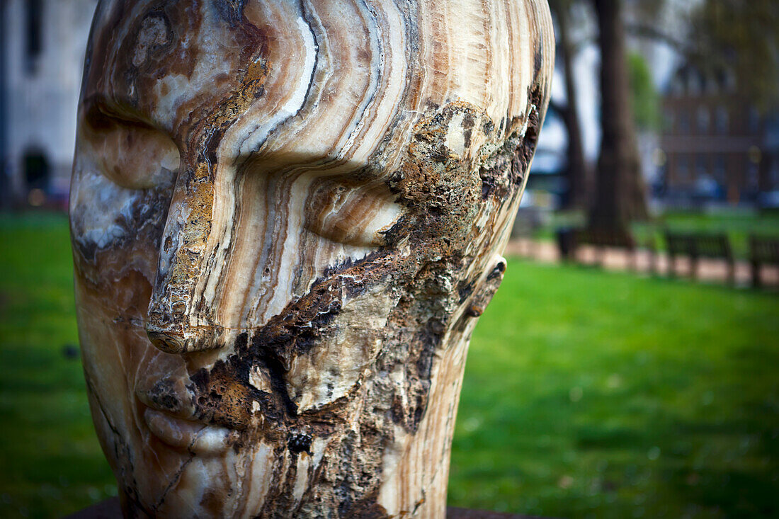 Kunst im öffentlichen Raum am Berkeley Square, London, England, Großbritannien