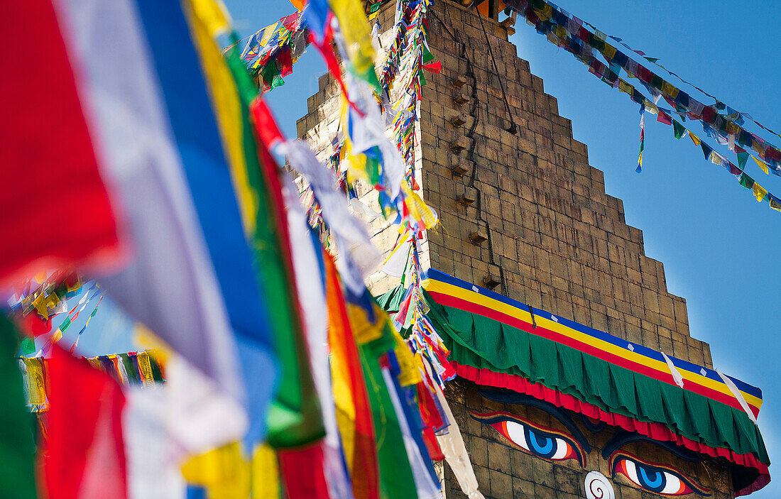 Gebetsfahnen und Stupa, Kathmandu, Boudhanath, Nepal