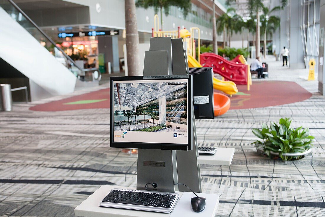 Computer am Flughafen,Singapur