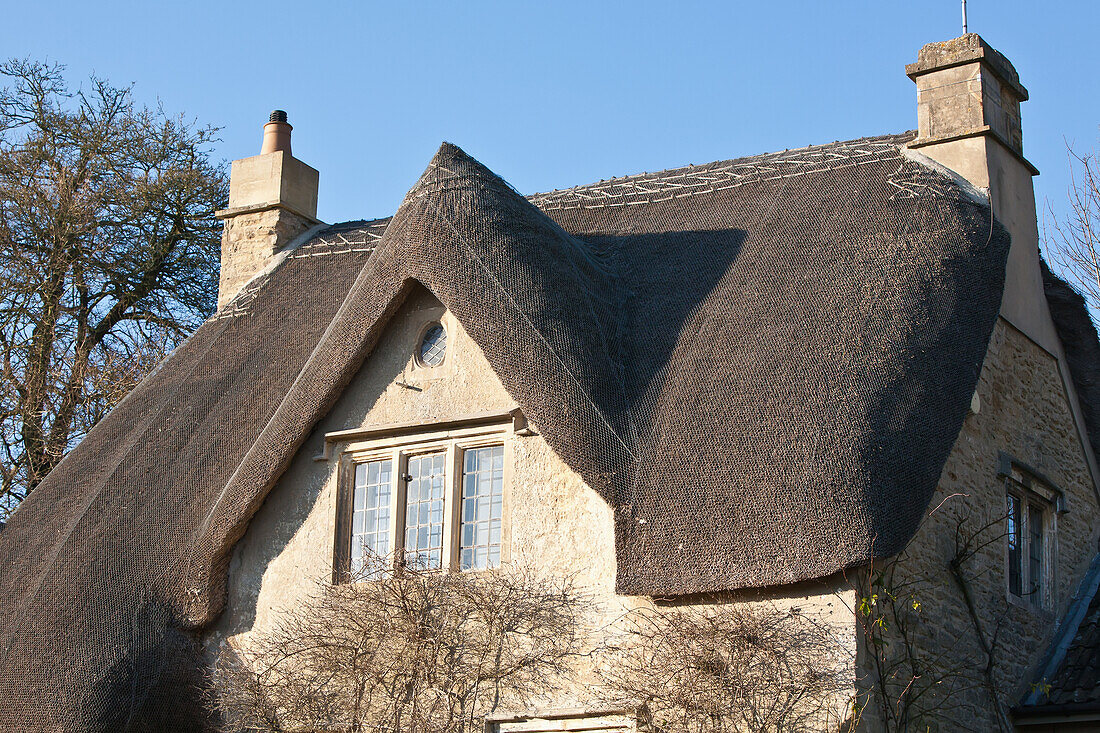 Traditionelles Landhaus mit Strohdach,Wiltshire,England