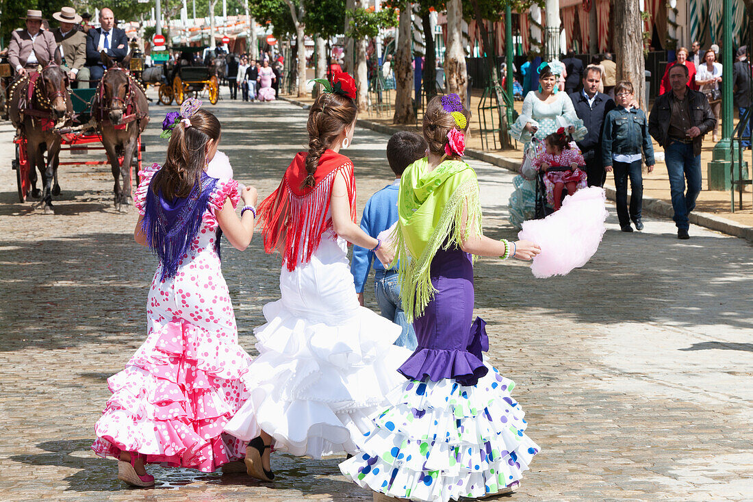 April Feria Festival,Kinder in traditionellen Kleidern,Sevilla,Andalusien,Spanien