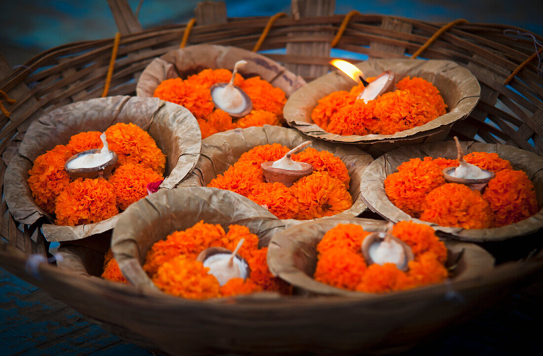 Kerzen im Korb,Indien