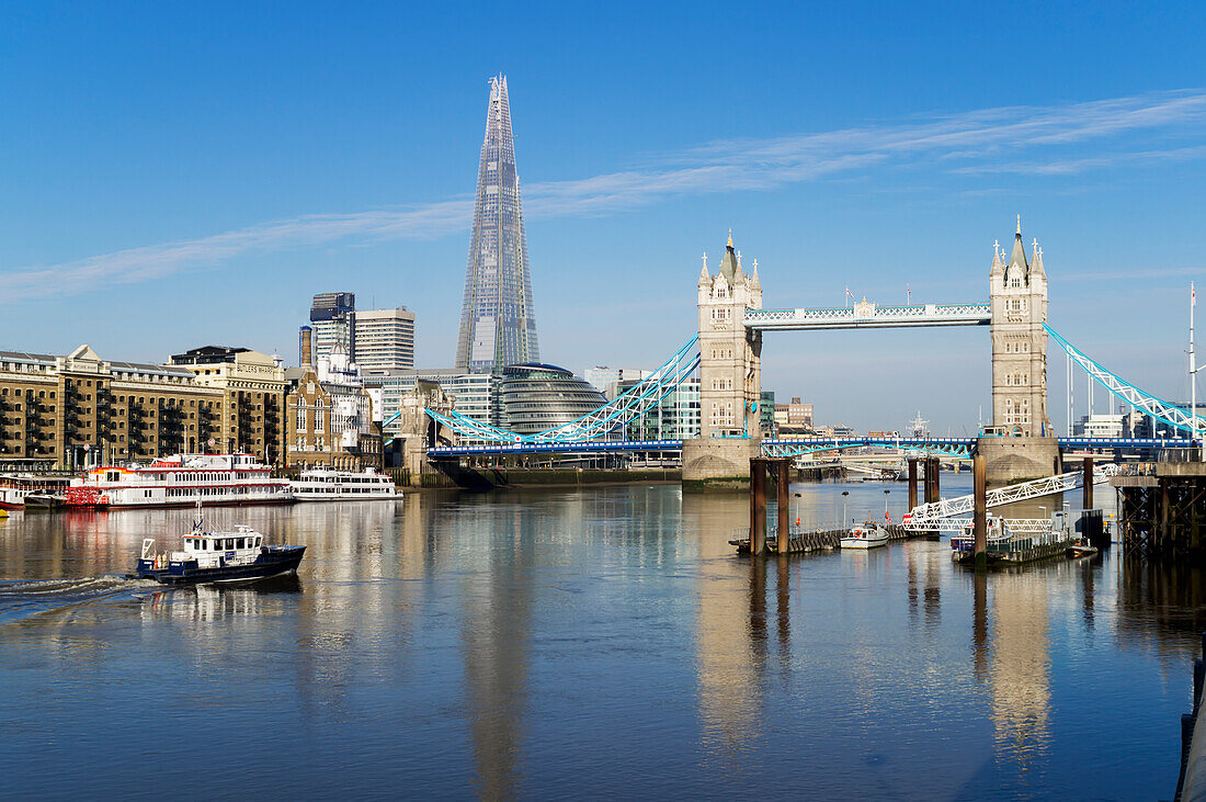 Shard und Tower Bridge,London,England