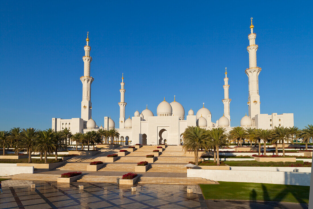 Sheikh Zayed Grand Mosque,Abu Dhabi,United Arab Emirates