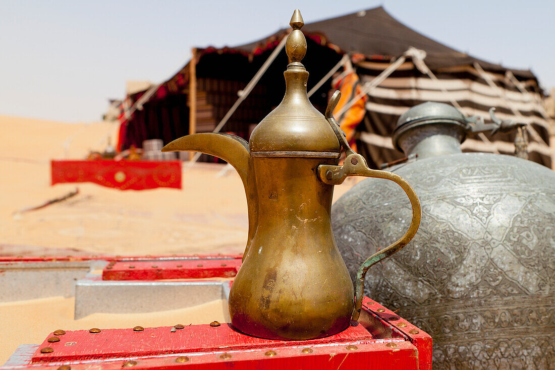 Traditionelle arabische Teekanne, Liwa Oase, Abu Dhabi, Vereinigte Arabische Emirate