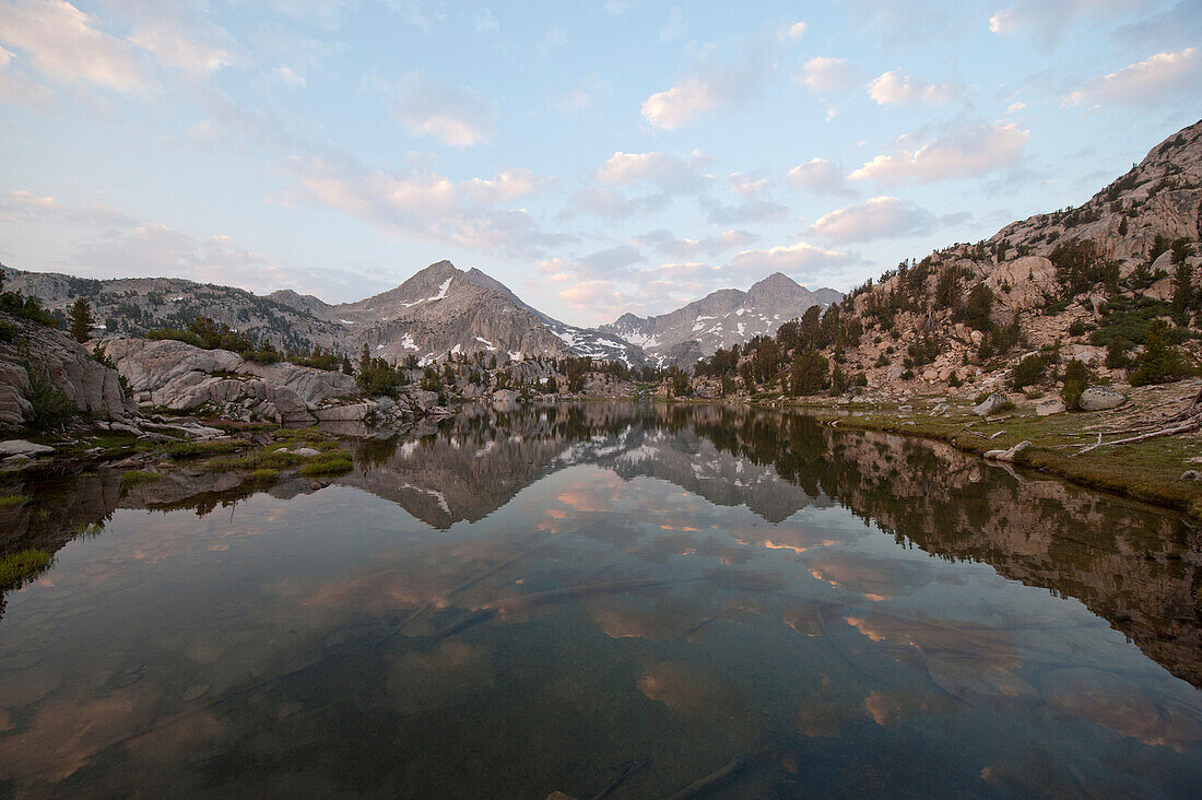 Blick auf das Sixty Lake Basin im King's Canyon National Park,Kalifornien,USA,Kalifornien,Vereinigte Staaten von Amerika