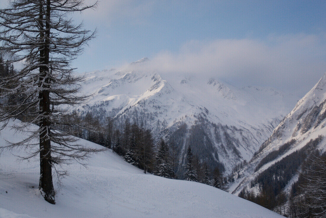 Winterliche Schneelandschaft in den französischen und italienischen Alpen, Chamonix, Frankreich