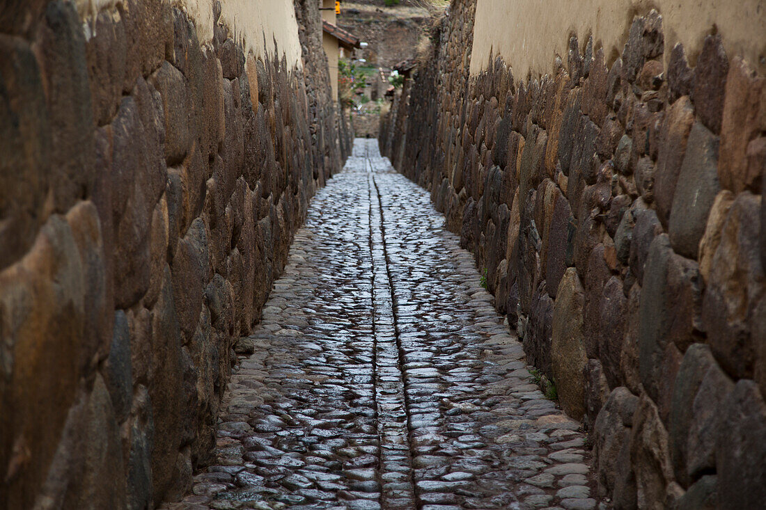 Narrow stone street in Ollantaytambo,Ollantaytambo,Peru