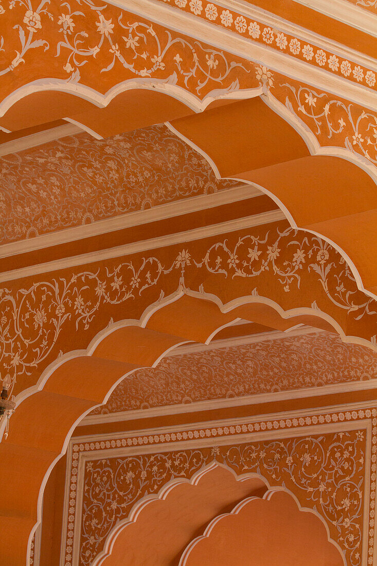 Details der komplizierten Architektur des Stadtpalastes in Jaipur, Jaipur, Bundesstaat Rajasthan, Indien