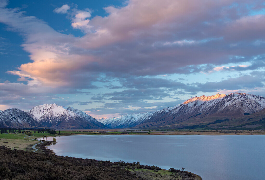 Sunset over the scenic Ben Ohau Range and Lake Ohau,Twizel,South Island,New Zealand