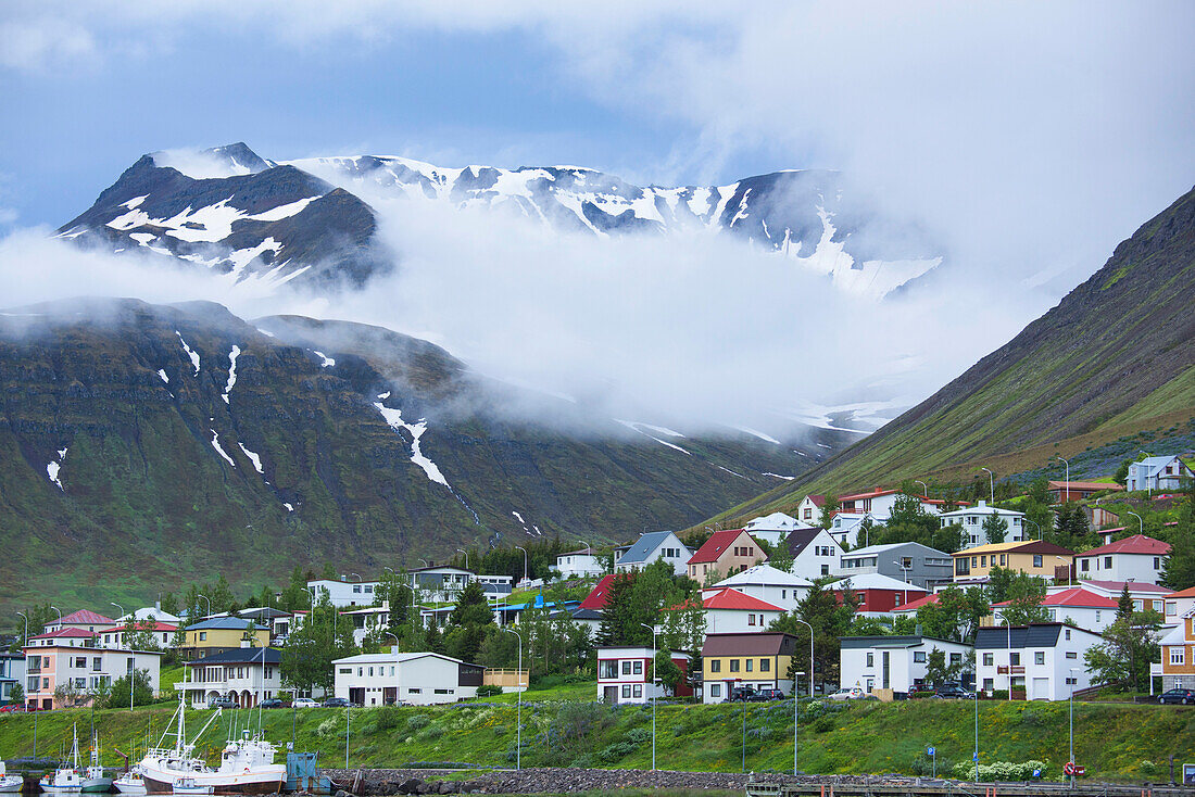 Siglufjordur, ein Fischerdorf im nördlichsten Teil von Island, Island