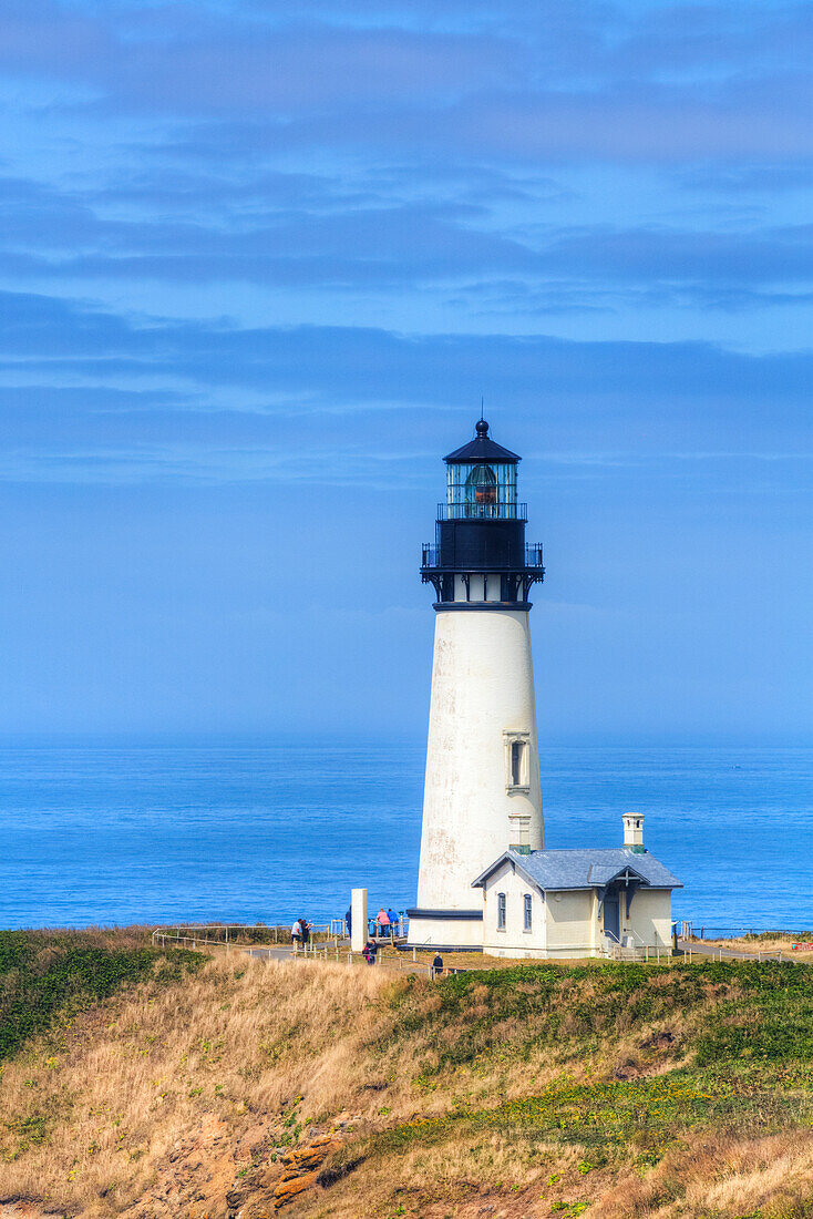 Yaquina Head Light, in der Nähe von Agate Beach, Oregon, Vereinigte Staaten von Amerika