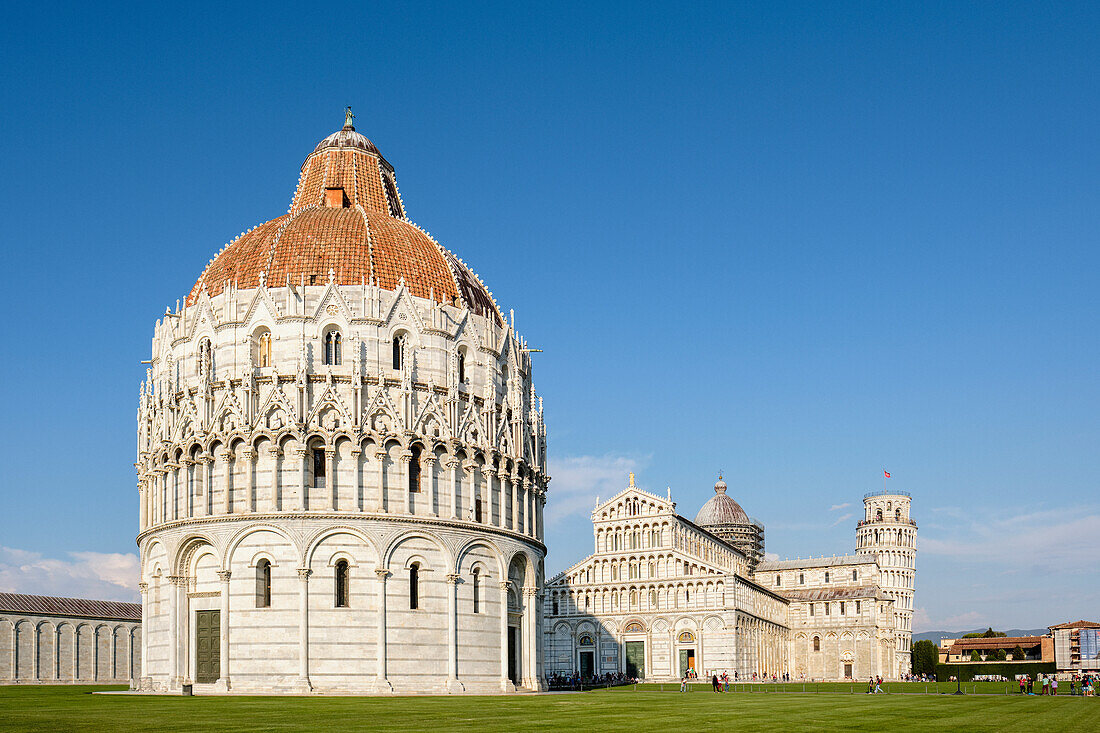 Baptisterium von Pisa,Dom und Schiefer Turm,Pisa,Toskana,Italien