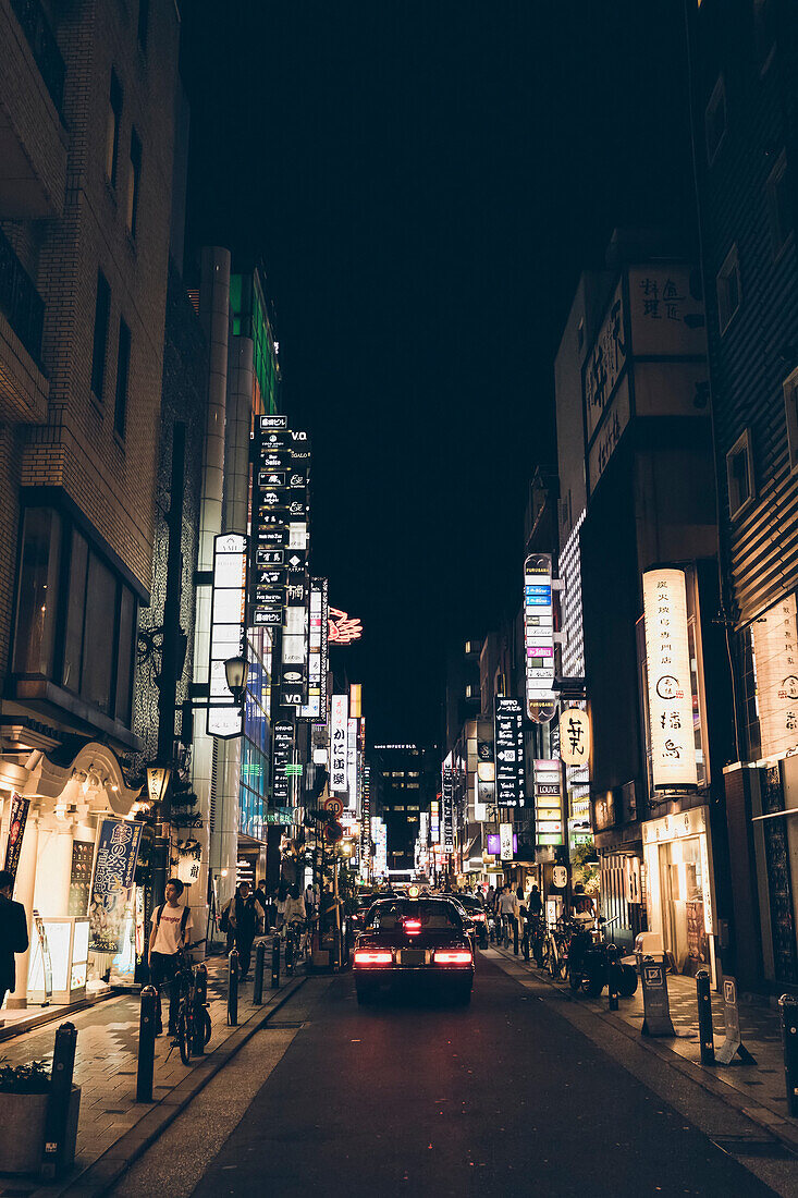 Straßen von Osaka bei Nacht,Osaka,Kansai,Japan