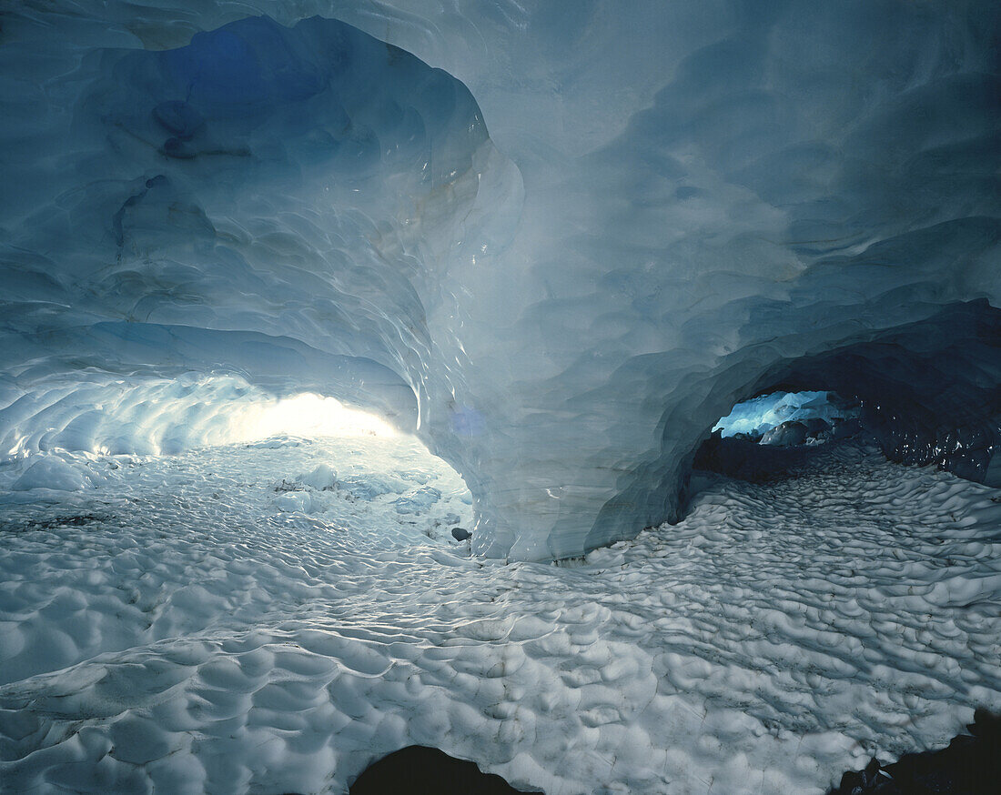 Eishöhlen im Paradise Park, Mount Rainier National Park, Washington, Vereinigte Staaten von Amerika