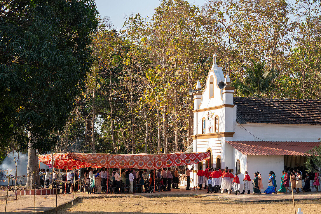 Gottesdienst in der Kirche des Heiligen Antonius auf dem Gelände des Cabo de Rama Forts, Süd-Goa, Indien, Canacona, Goa, Indien