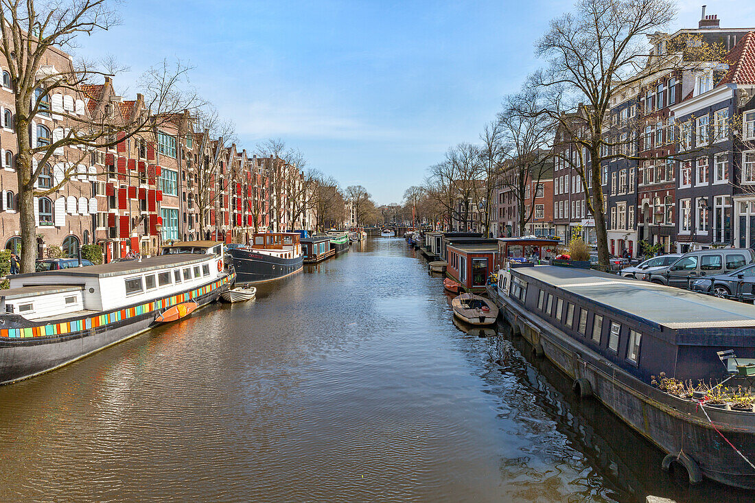 Canal scene,Brouwersgracht in Amsterdam,Amsterdam,North Holland,Netherlands