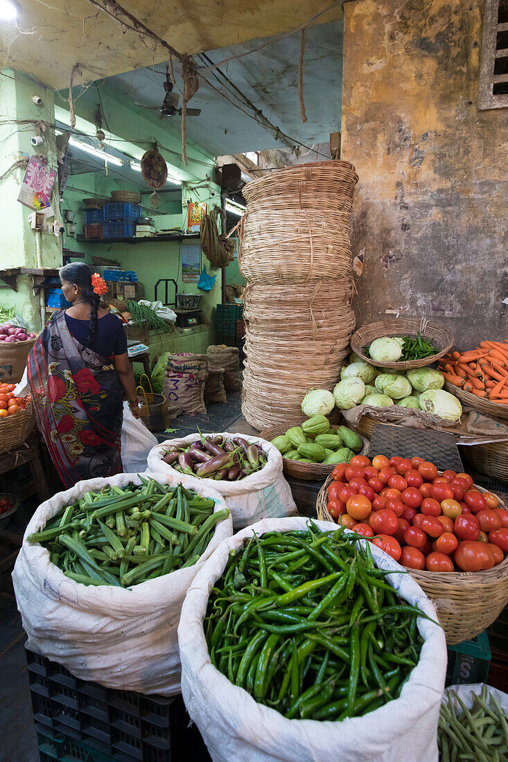 Gemüsestand auf dem Goubert-Markt in Puducherry,Indien,Puducherry,Tamil Nadu,Indien