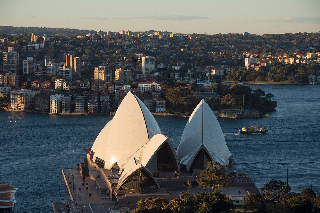 Der Hafen von Sydney und das Opernhaus von Sydney in Sydney, Australien, Sydney, New South Wales, Australien