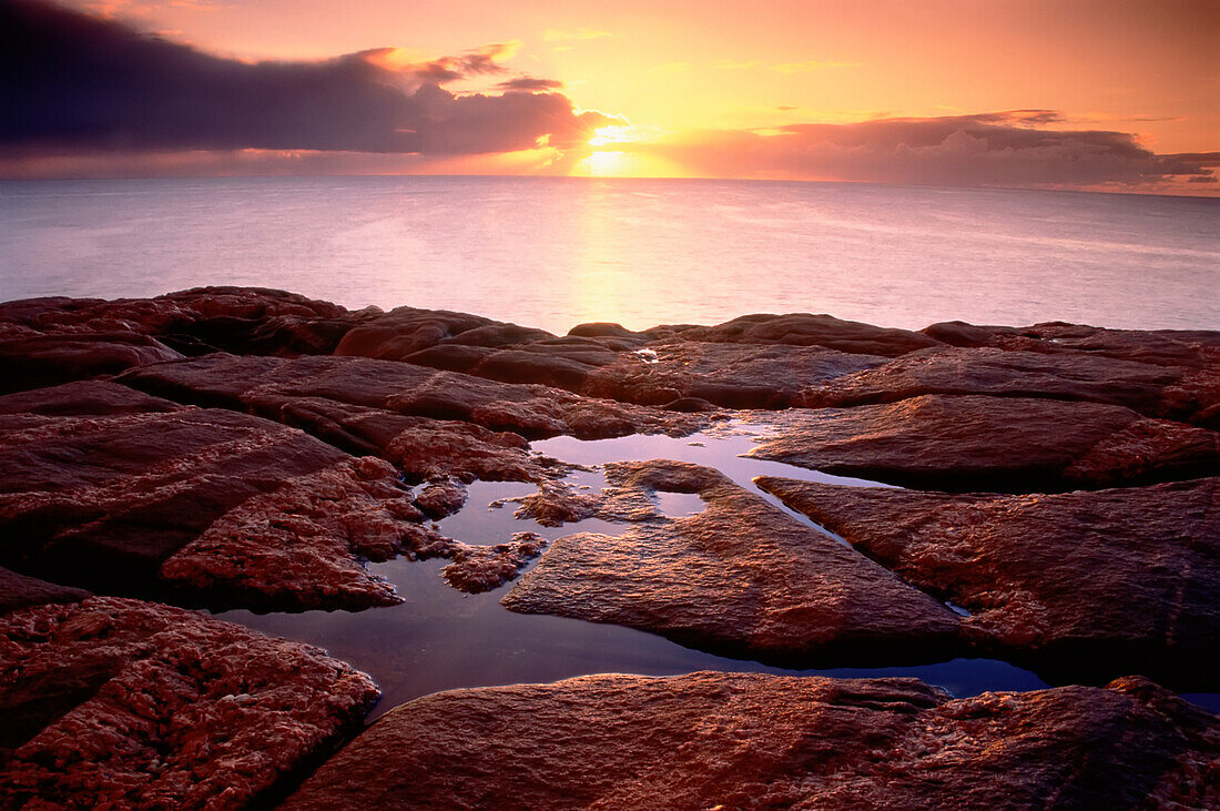 Grüne Bucht bei Sonnenaufgang Cape Breton Highlands National Park, Nova Scotia, Kanada