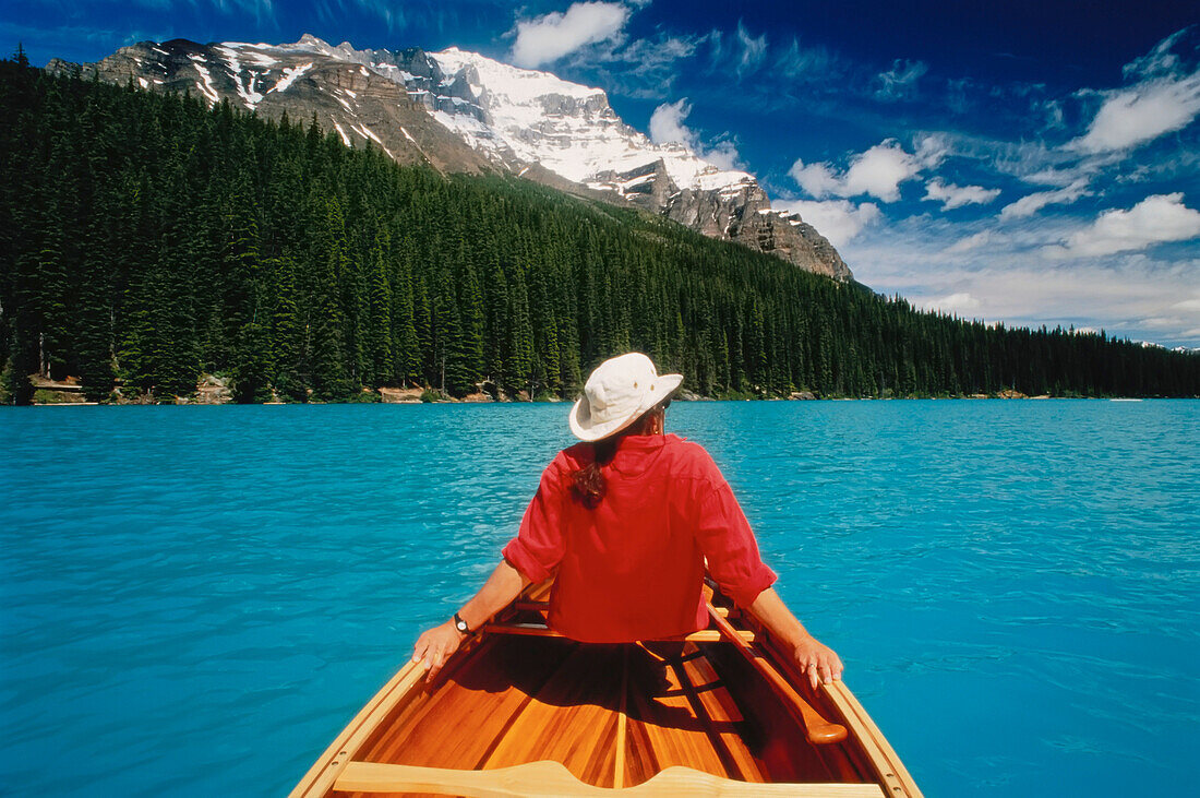 Kanufahren,Moraine Lake,Banff National Park,Alberta,Kanada