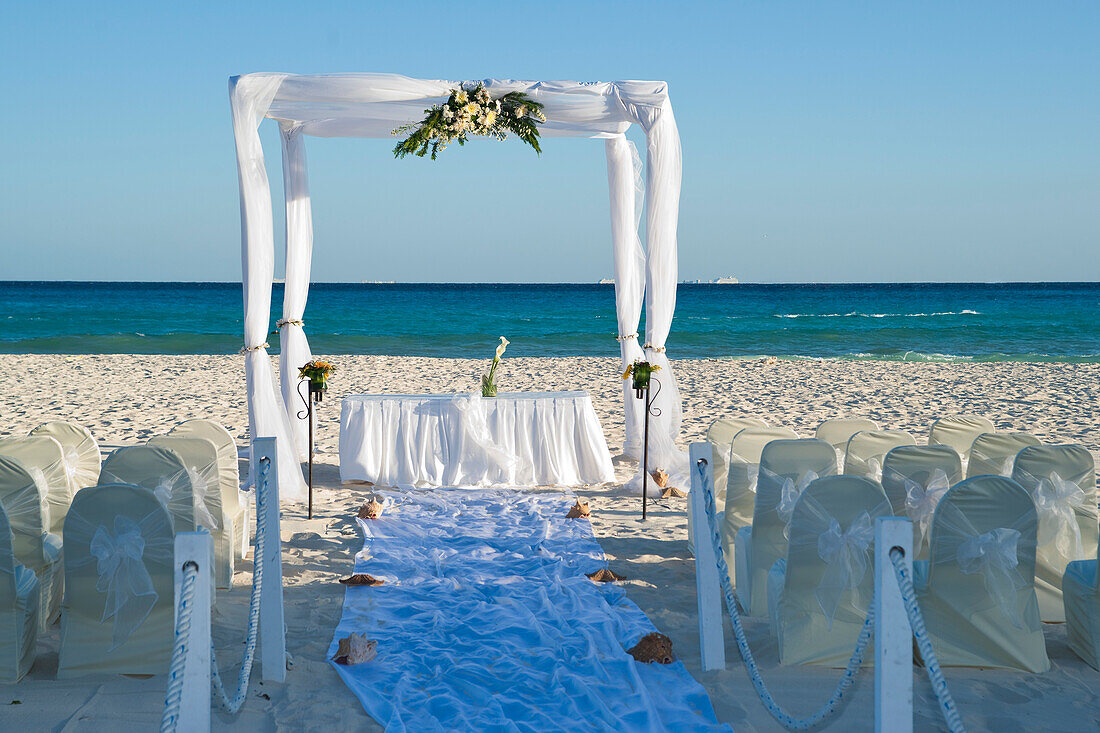 Baldachin für Hochzeit am Strand, Reef Playacar Resort und Spa, Playa del Carmen, Mexiko