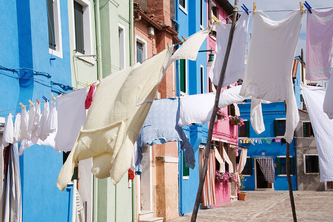 Draußen hängende Wäsche, Burano, Venedig, Italien
