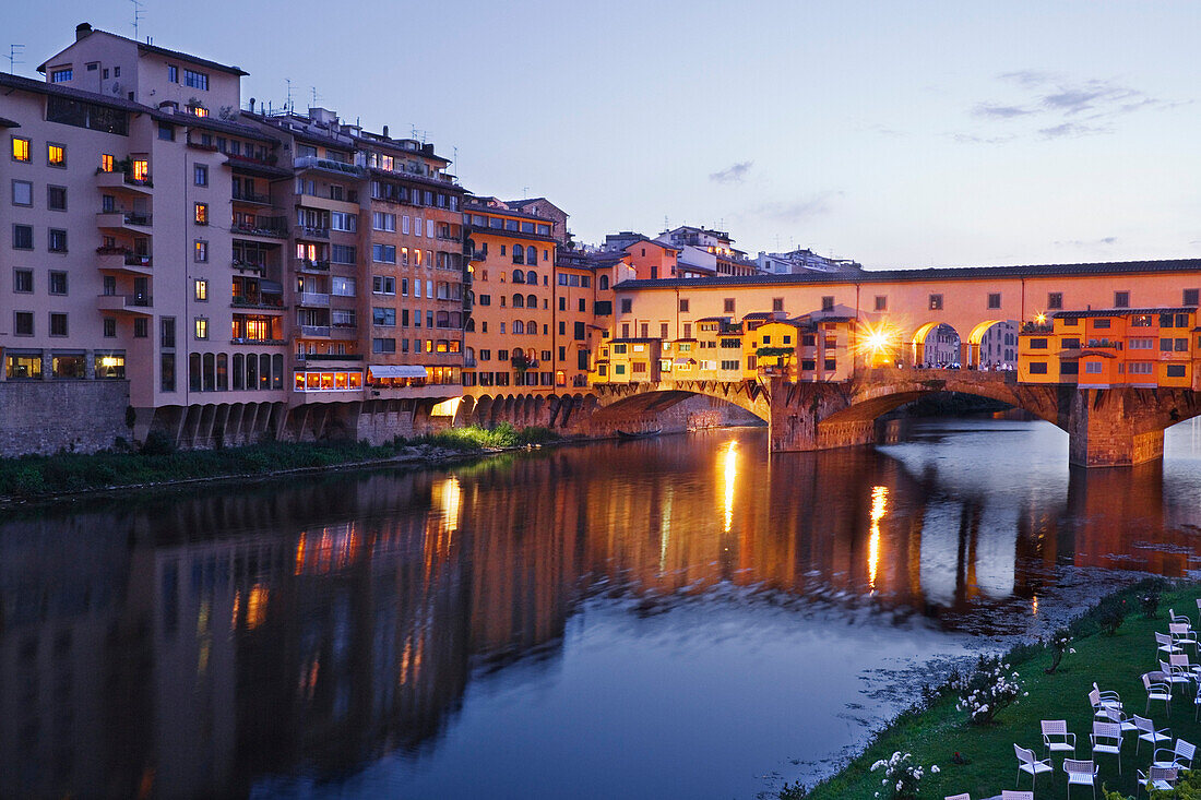 Ponte Vecchio und Arno-Fluss, Florenz, Italien