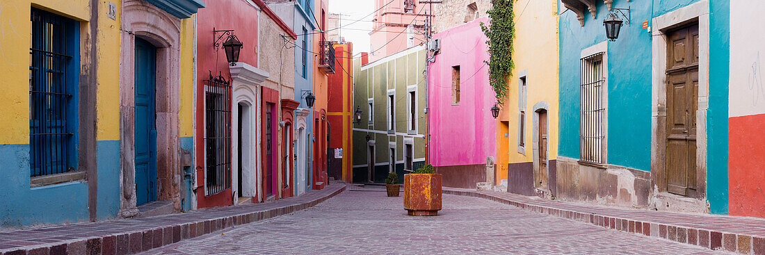 Farbenfrohe Gebäude in Guanajuato, Mexiko