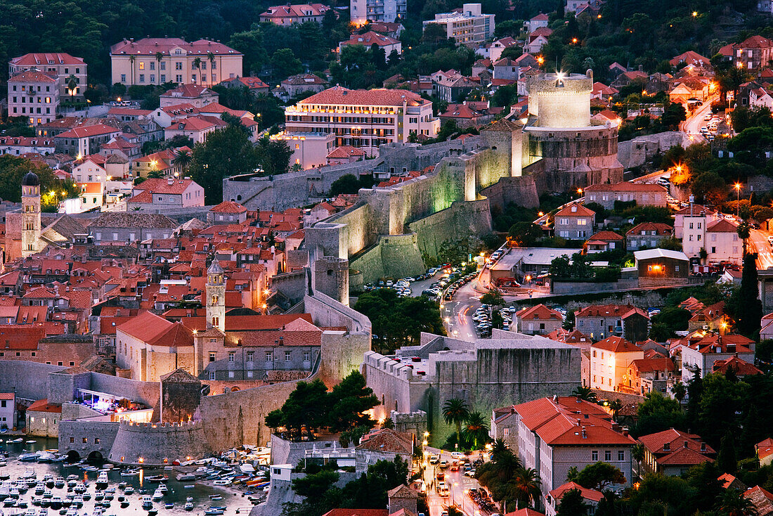 Altstadt von Dubrovnik in der Abenddämmerung,Kroatien