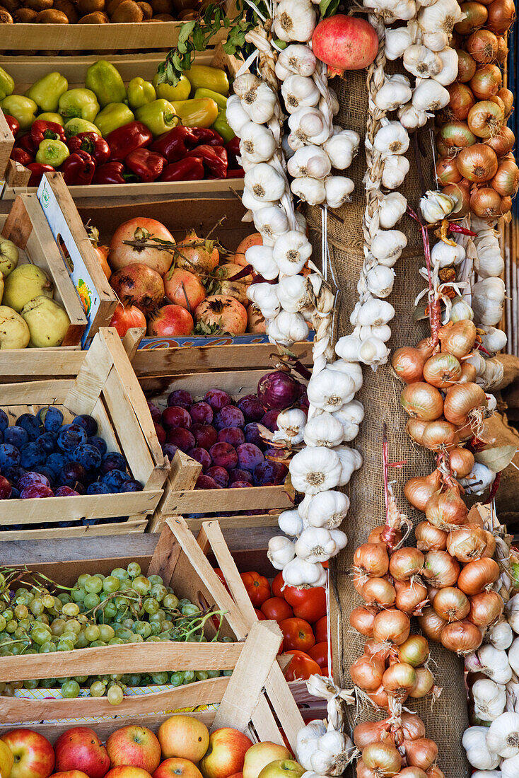 Obst- und Gemüsestand bei Komin,Kroatien