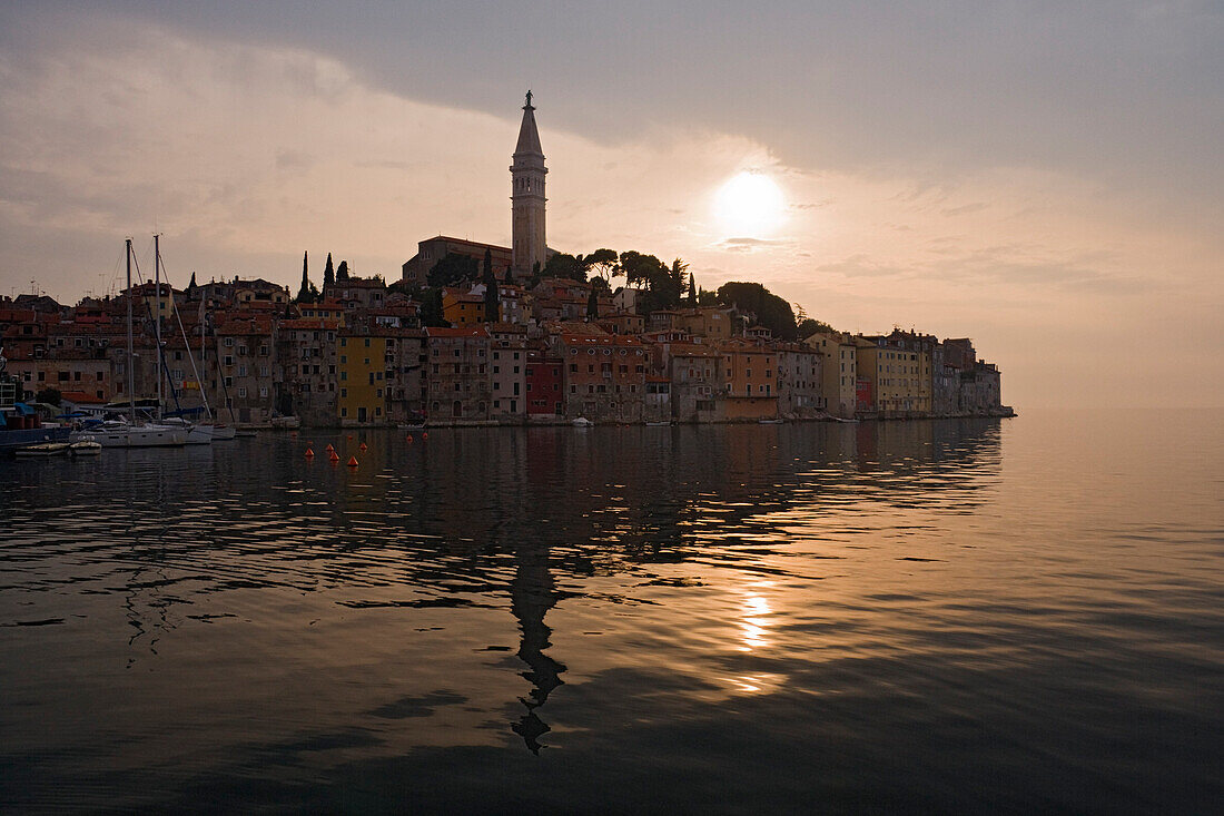 Stadt Rovinj bei Sonnenuntergang,Kroatien