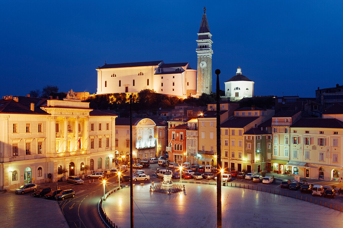 Stadt Piran in der Abenddämmerung,Slowenien