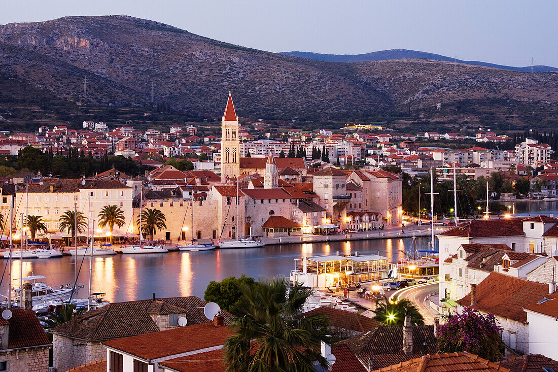 Stadt Trogir in der Abenddämmerung,Kroatien