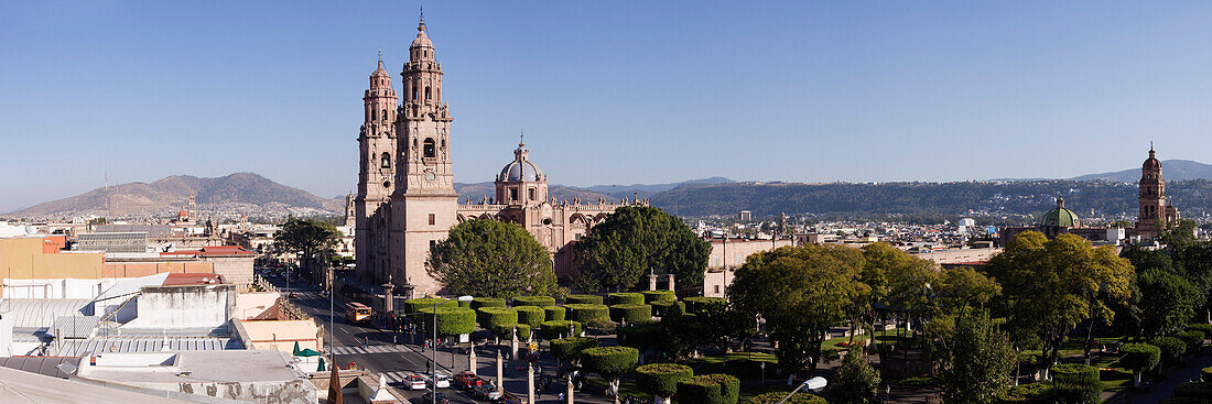 Avenida Madero und Kathedrale von Morelia, Morelia, Michoacan, Mexiko