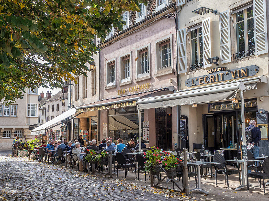Cafe and restaurant,Place Carnot,Beaune,Cote d'Or,Burgundy,France,Europe