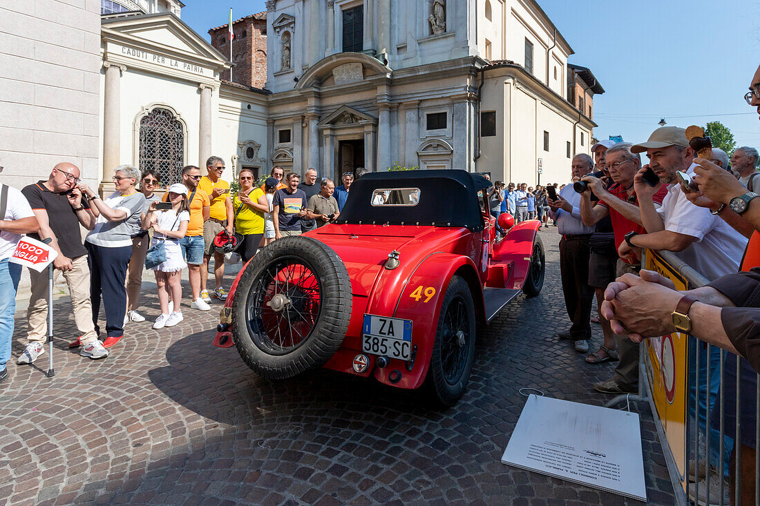 1000 Miglia,parade of historic cars between two wings of the crowd,Novara,Piedmont,Italy,Europe