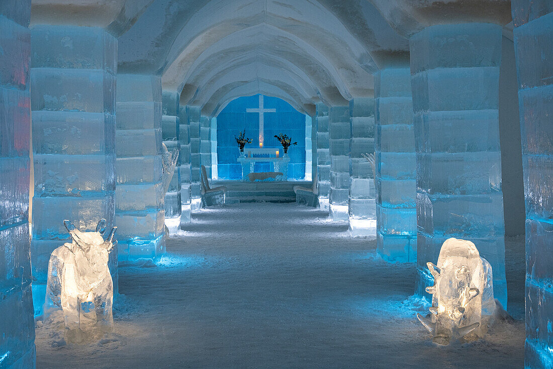 Die Kapelle im Sorrisniva Igloo Hotel (Eishotel), Alta, Polarkreis, Norwegen, Skandinavien, Europa