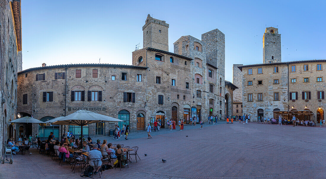 View of historic centre and towers in Piazza della Cisterna,San Gimignano,UNESCO World Heritage Site,Province of Siena,Tuscany,Italy,Europe